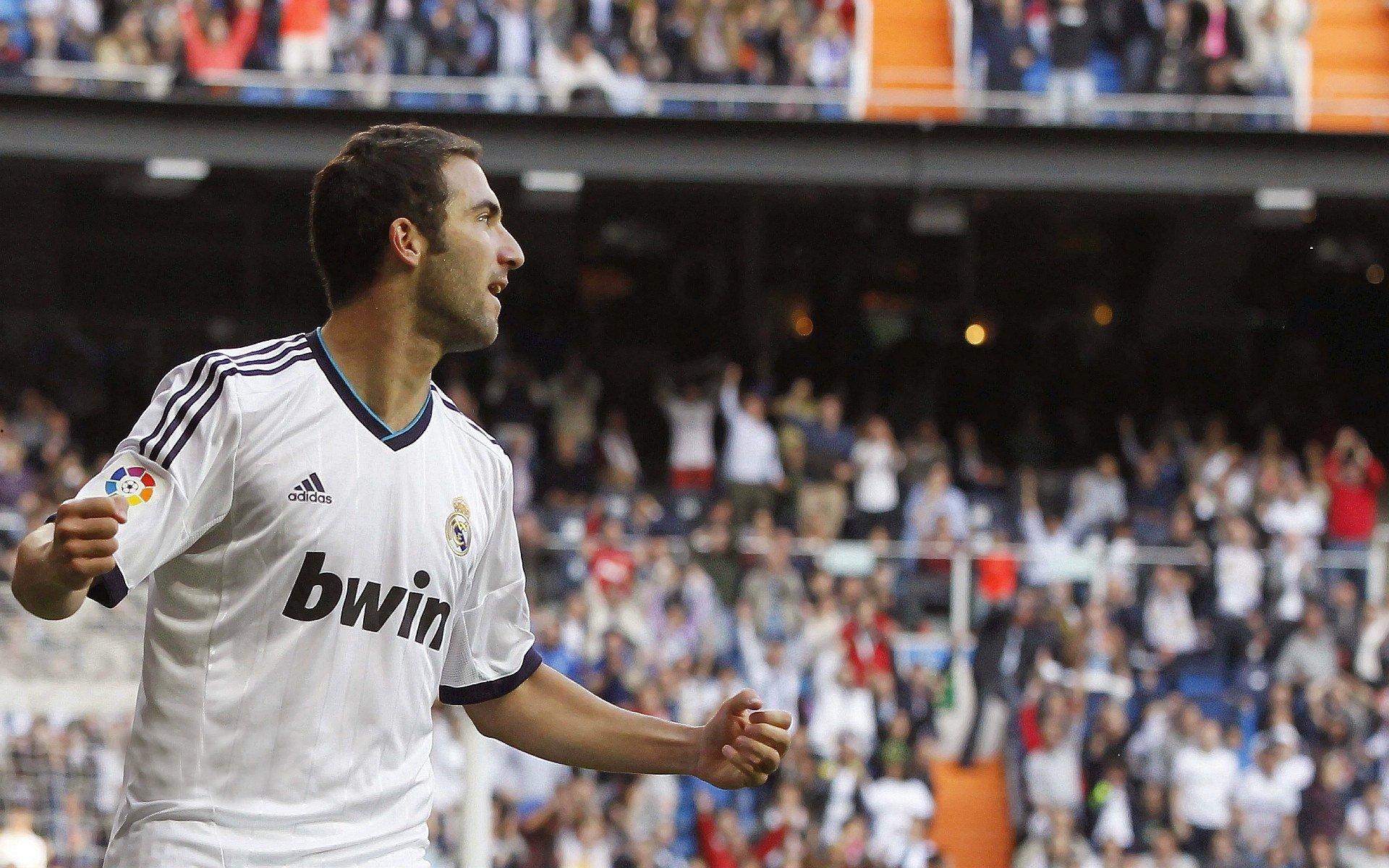 攀岩新星闪耀国际赛场，中国选手斩获世界杯分站赛冠军